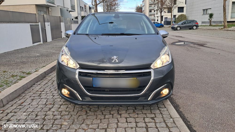 Peugeot 208 1.2 PureTech Style - 1