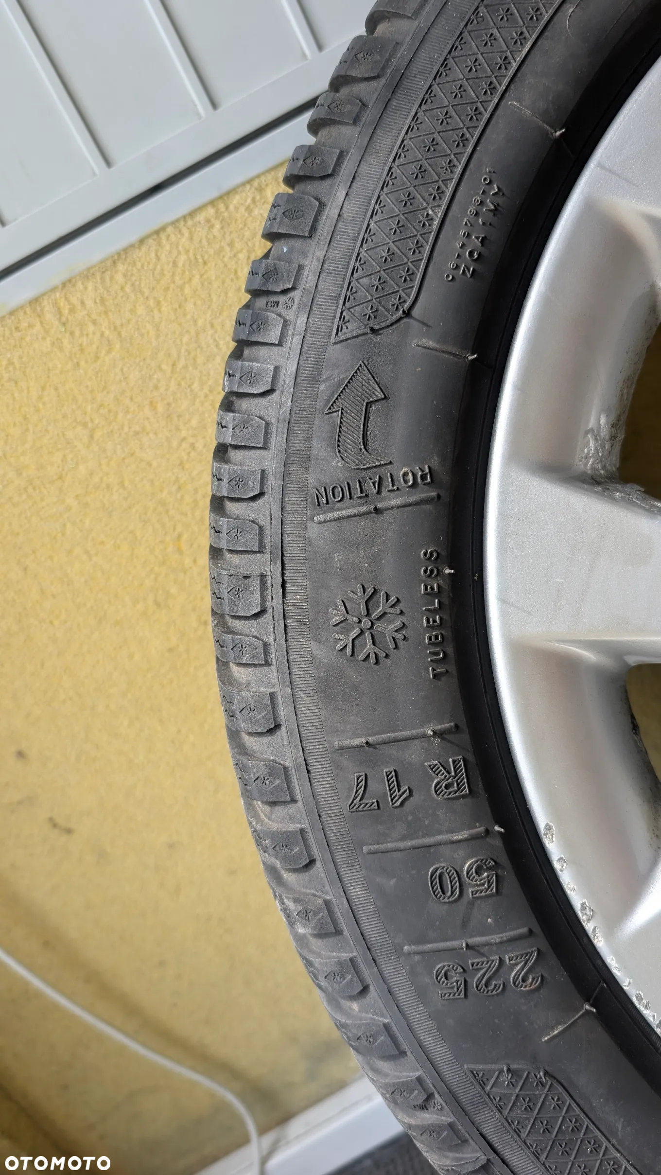 Komplet oryginalnych kół z felgami ALU do BMW X1 (e84) z prawie nowymi oponami zimowymi KLEBER 225/50R17 - 15