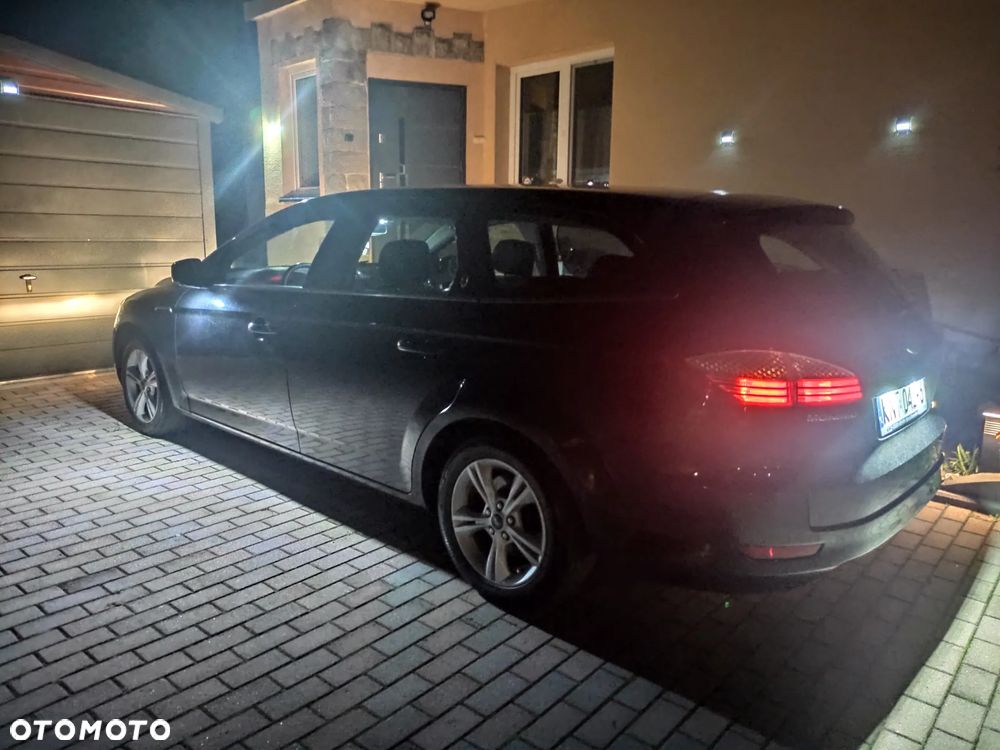 Ford Mondeo 1.6 Ghia - 6