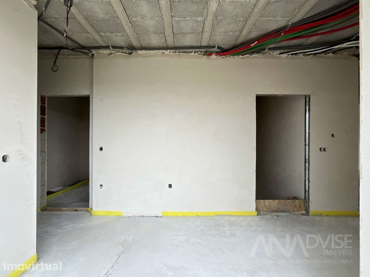 Moradia isolada térrea T3 com grande garagem - Grande imagem: 3/37