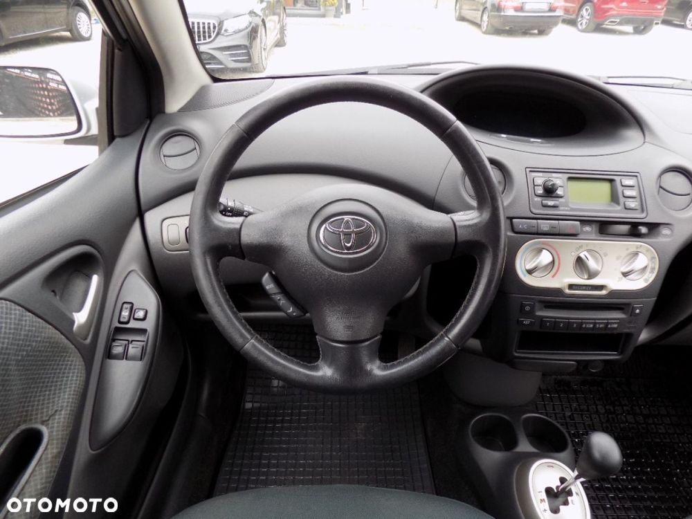 Toyota Yaris - 6