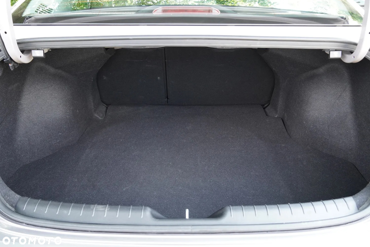 Hyundai Elantra 1.6 Modern CVT - 23