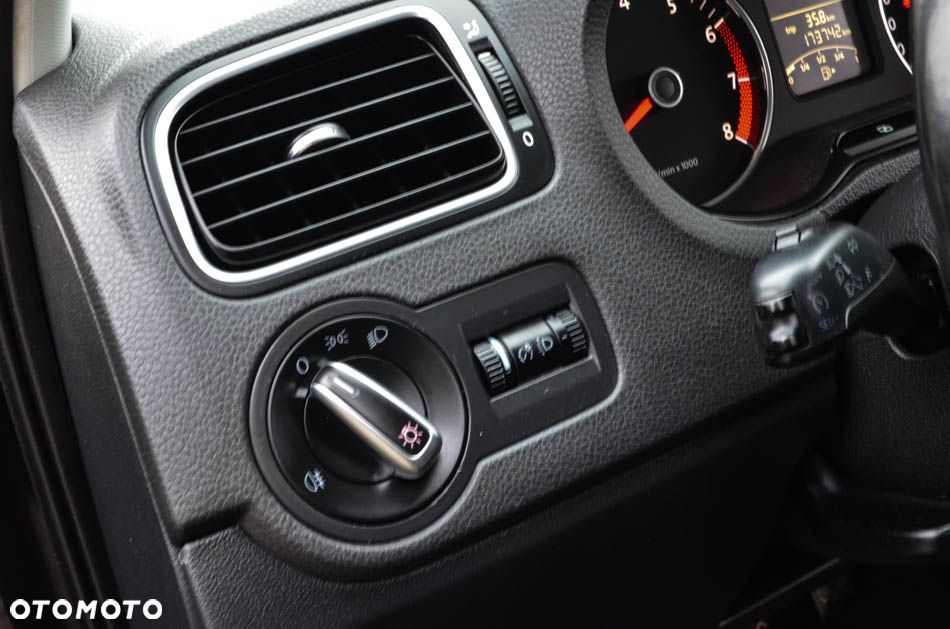 Volkswagen Polo 1.2 Comfortline - 34