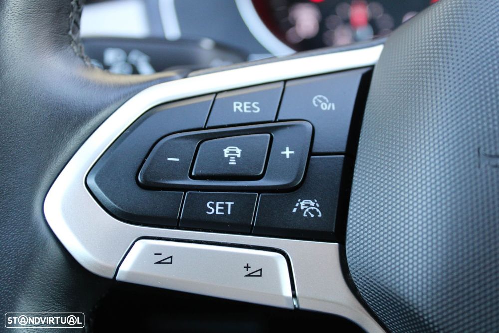 VW Passat Variant 2.0 TDi Business DSG - 33