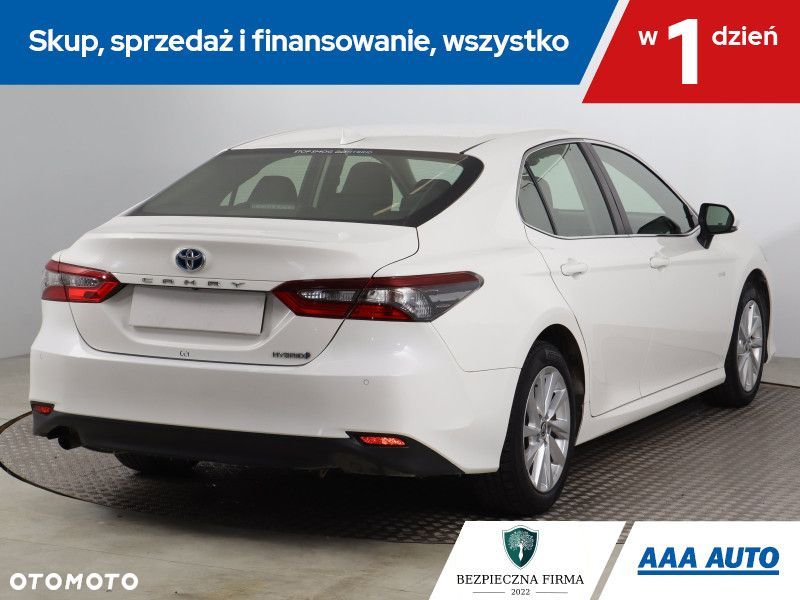 Toyota Camry - 7