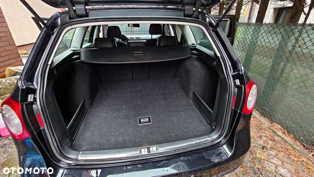 Volkswagen Passat 2.0 TDI Highline - 29