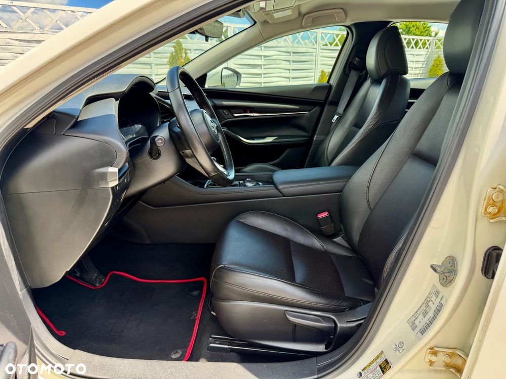Mazda 3 - 8