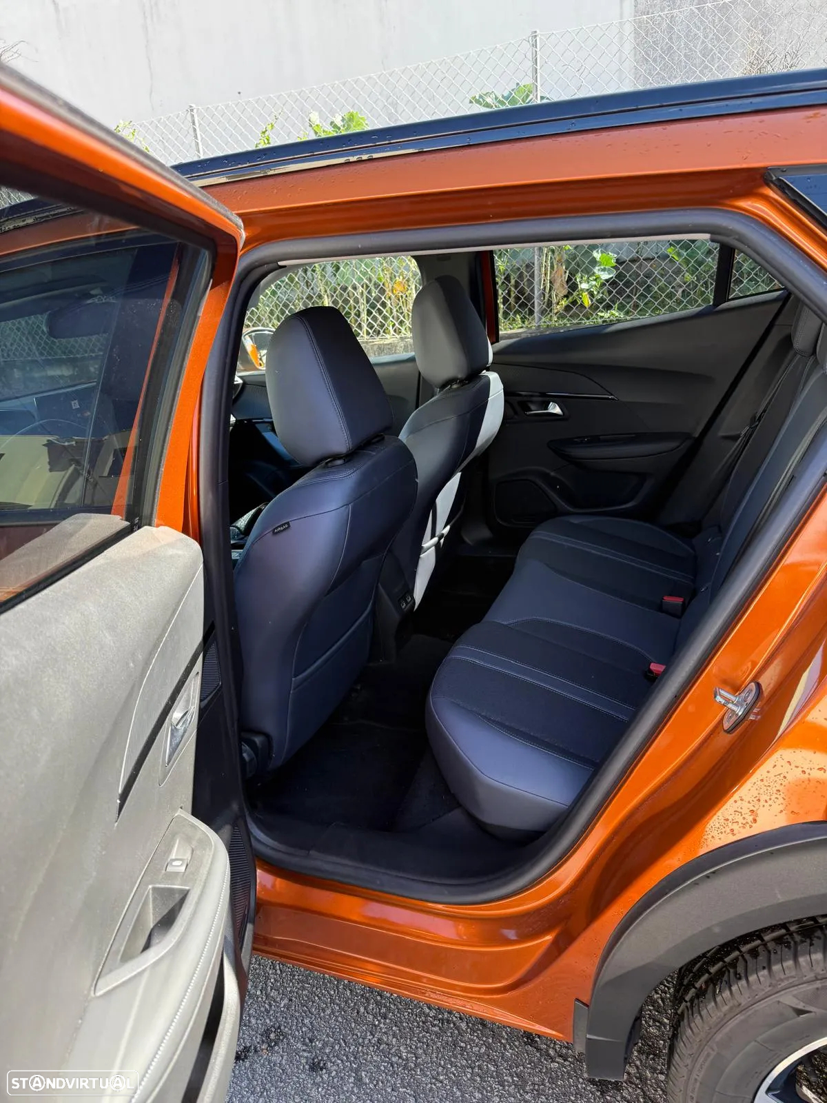 Peugeot 2008 1.2 PureTech Allure - 6