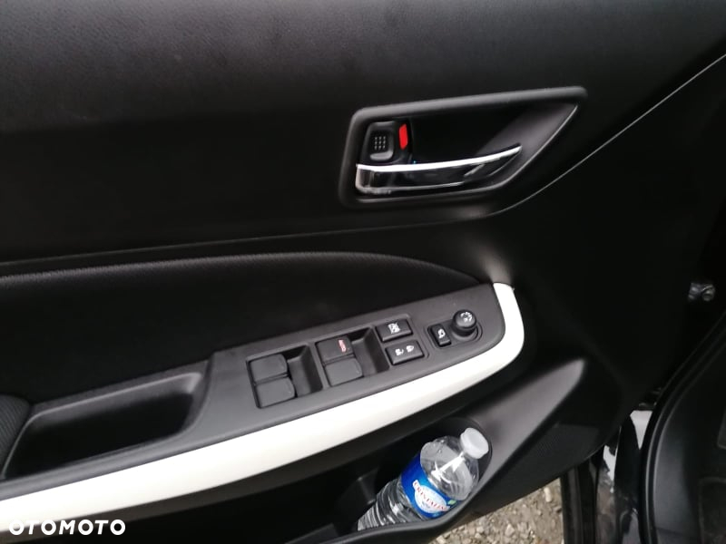 Suzuki Swift 1.0 Boosterjet (SHVS) Hybrid Comfort+ - 8