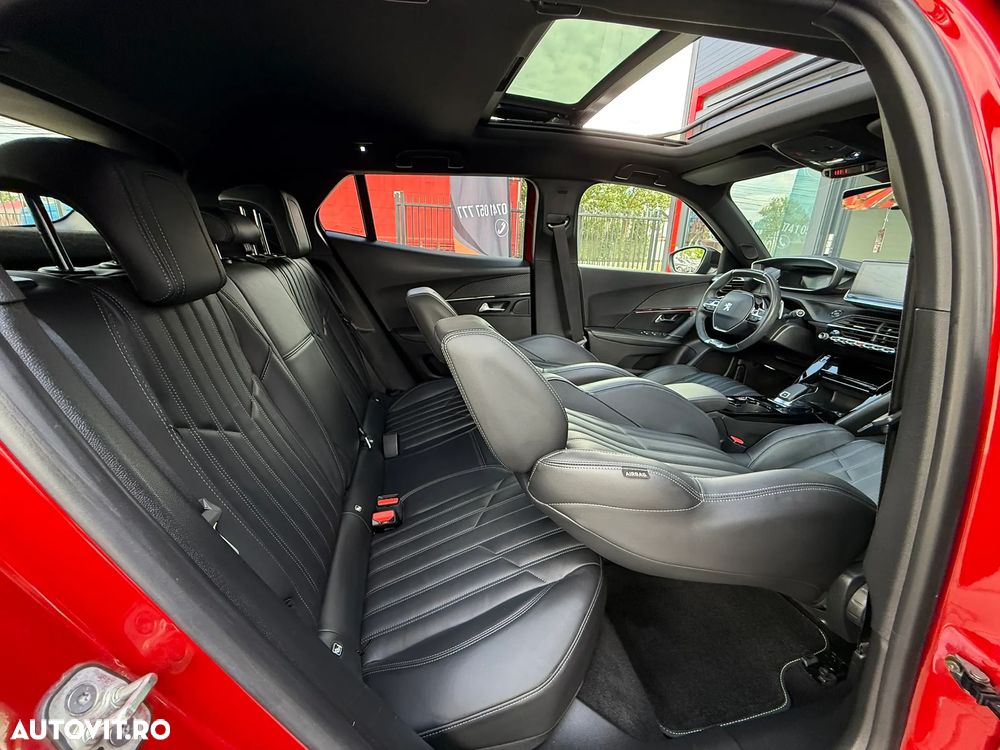 Peugeot 2008 PureTech 155 EAT8 GT - 18