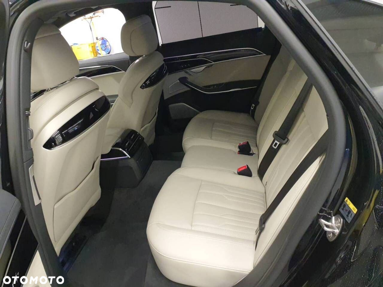 Audi A8 - 11