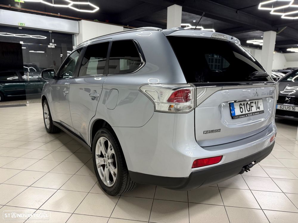 Mitsubishi Outlander 2.2 DI-D Instyle Navi - 9