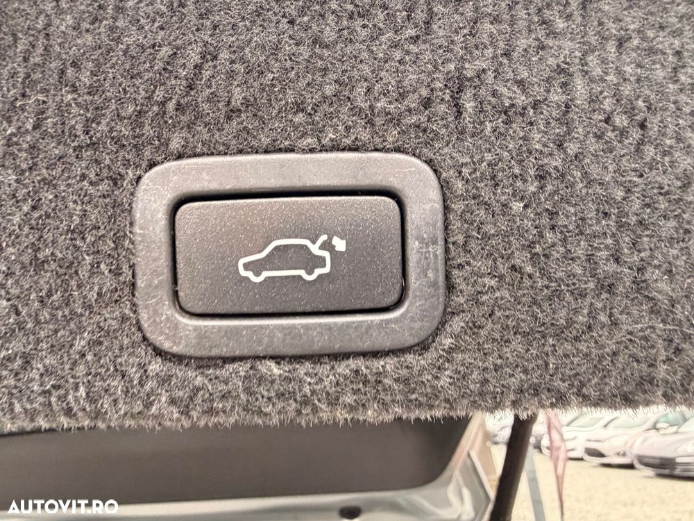 Volvo XC 60 D4 AWD Geartronic Ocean Race - 23