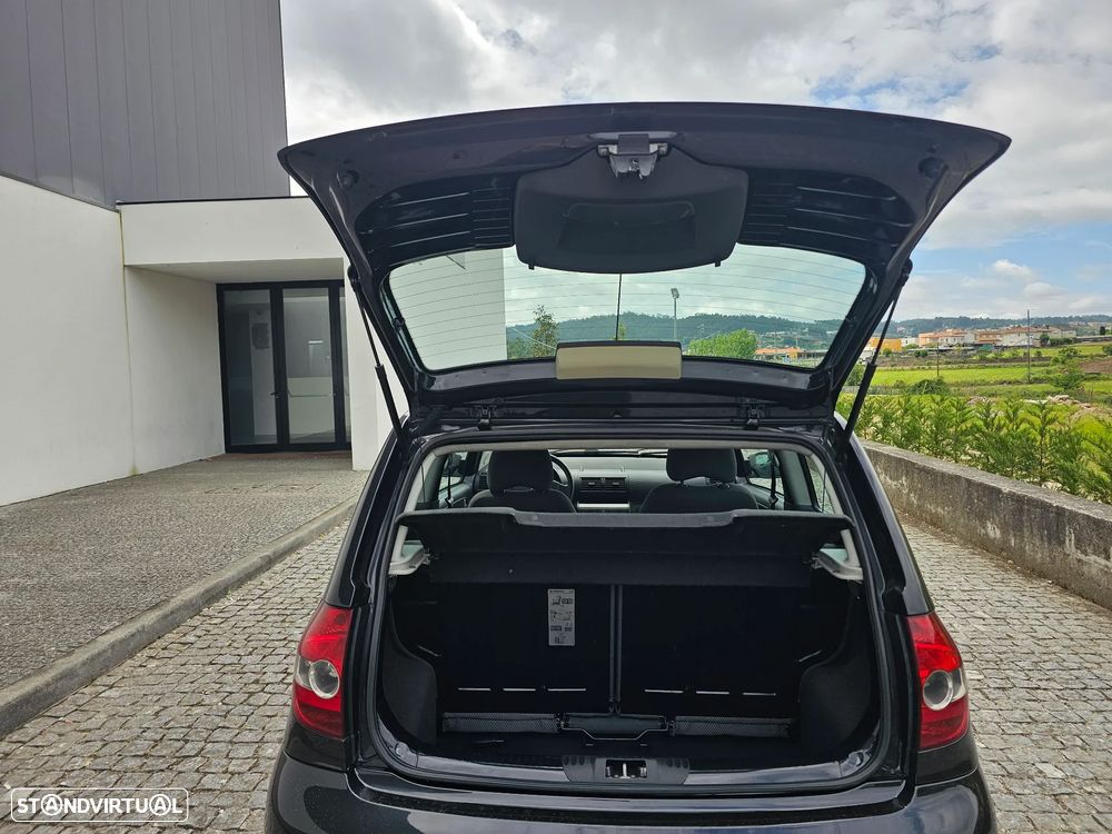 VW Fox 1.4 TDi T.Liso - 23