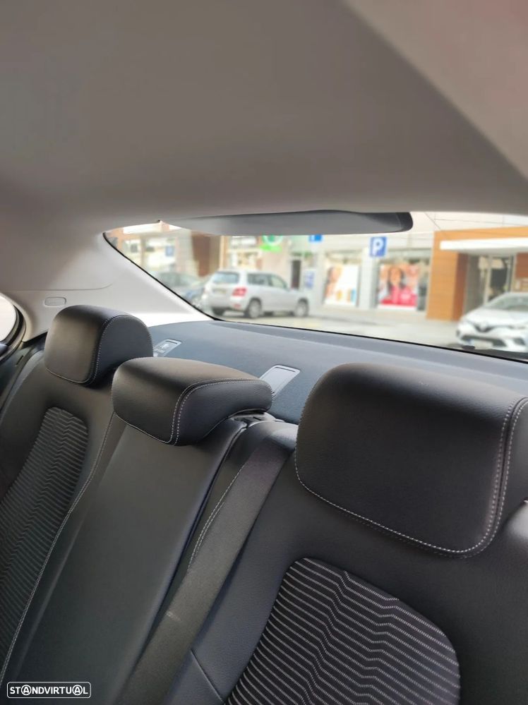 Mercedes-Benz A 250 Limousine e 8G-DCT Progressive - 28