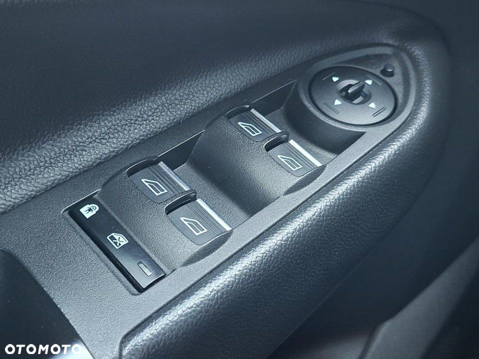 Ford Kuga - 24