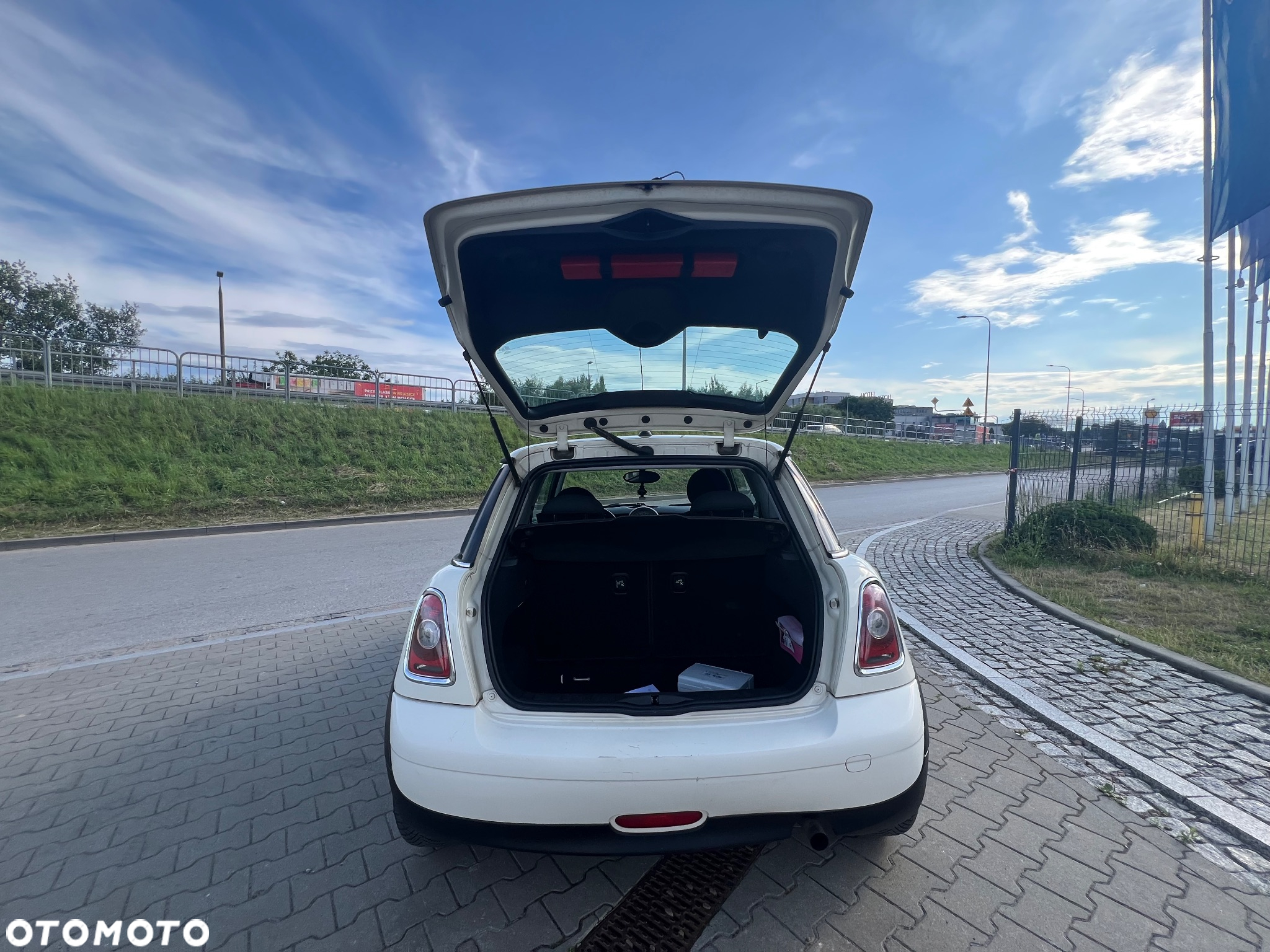MINI Cooper Standard - 22