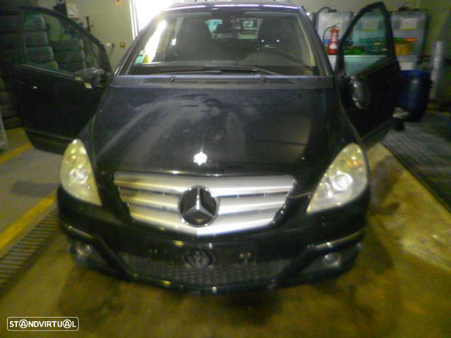 Carro MOT: 640940 CXVEL: A7112610101 MERCEDES CLASS B 245 2009 180 2.0CDI 109CV 5P PRETO DIESEL - 1