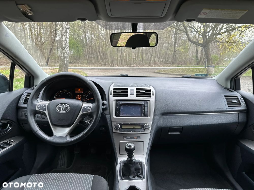 Toyota Avensis 1.8 Sol plus NAVI - 6