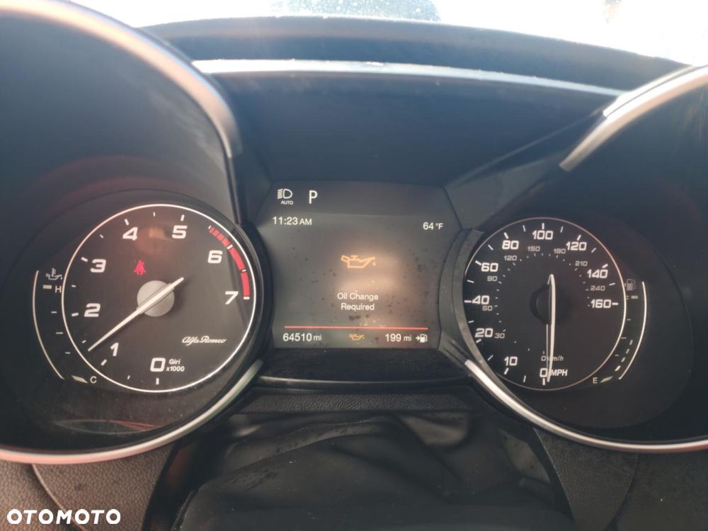 Alfa Romeo Giulia 2.0 Turbo 16V AT8-Q4 Ti - 9