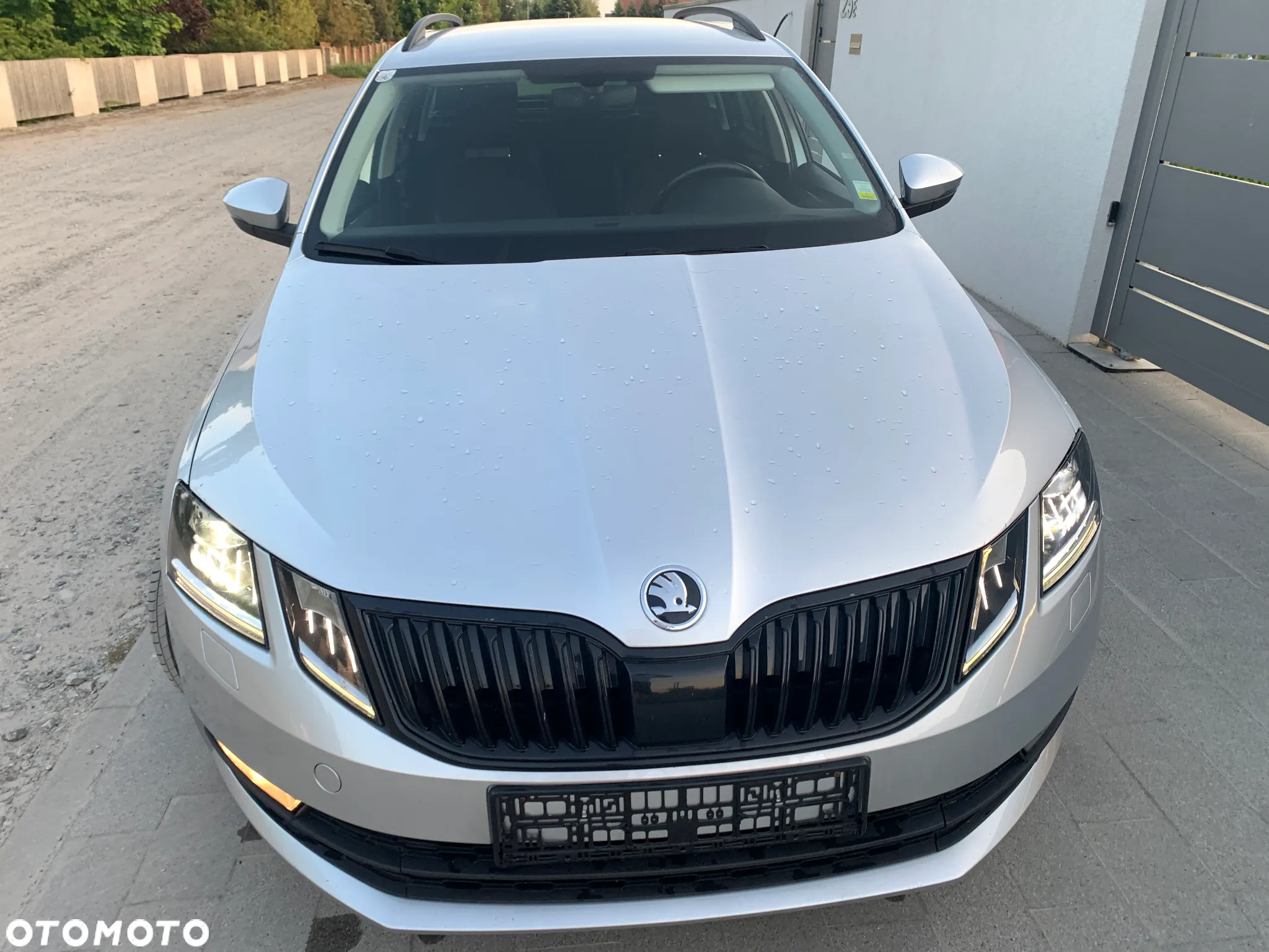 Skoda Octavia 2.0 TDI DSG Sportline - 11