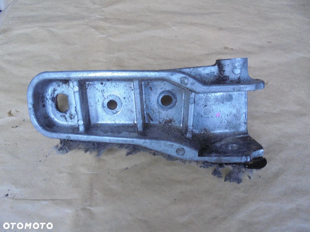 Freemont łapa silnika dolna - 2