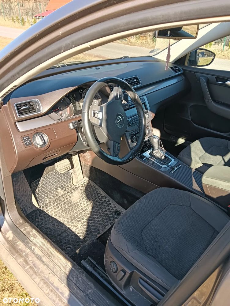 Volkswagen Passat 2.0 TDI 4Mot Highline DSG - 11