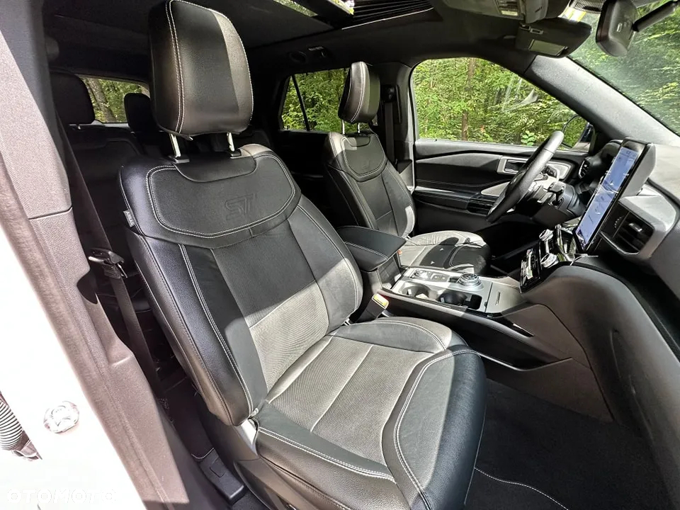 Ford Explorer EcoBoost Plug-in Hybrid ST-LINE - 28