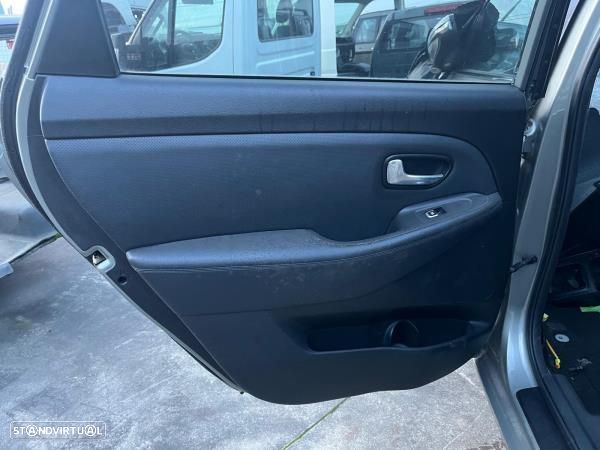 Quartela Trás Esquerda Kia Carens Iv - 1