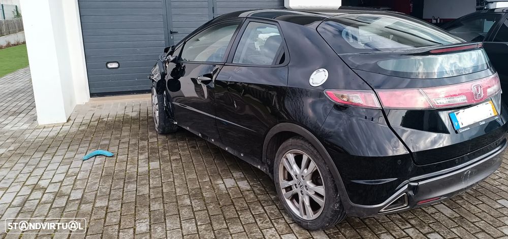 Honda Civic 1.8 ES - 3