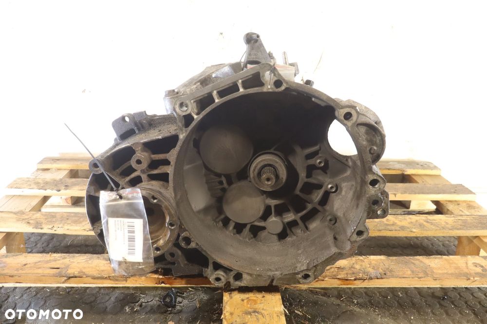 SKRZYNIA BIEGÓW 6 BIEGOWA VOLKSWAGEN PASSAT B6 2.0TDI HDV - 1