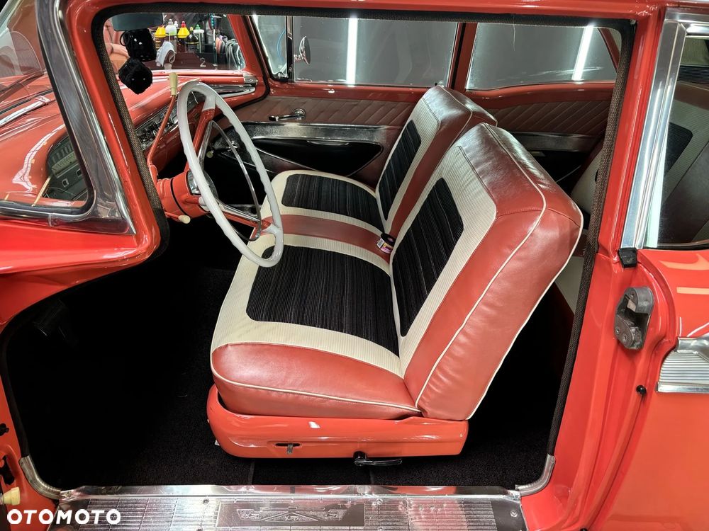 Ford Fairlane - 15