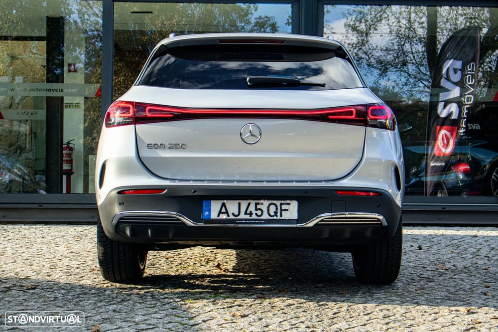 Mercedes-Benz EQA 250 AMG Line - 2