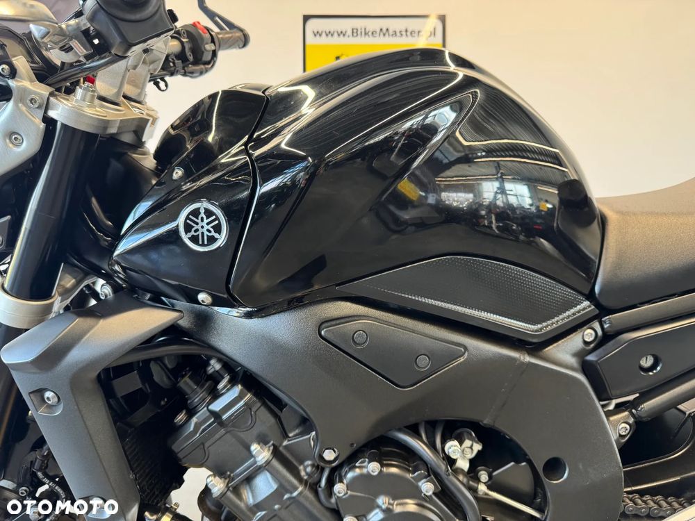 Yamaha FZ - 21