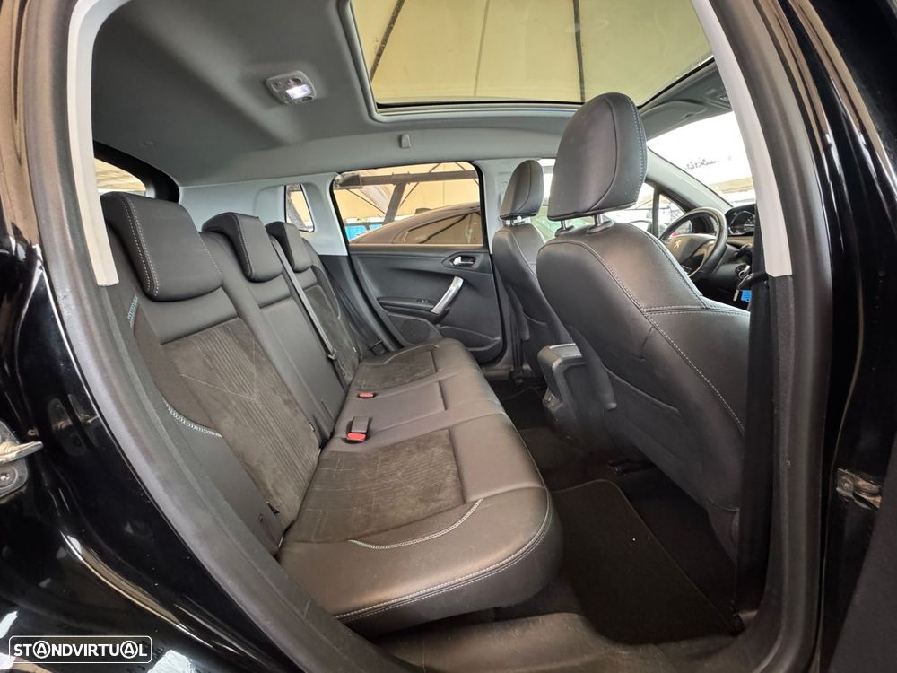 Peugeot 2008 1.2 PureTech Allure - 26