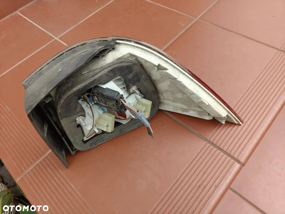 BMW E61 Lift Lci 5 kombi Lampa Tylna W Błotnik Lewa Polift Uszkodzona - 6
