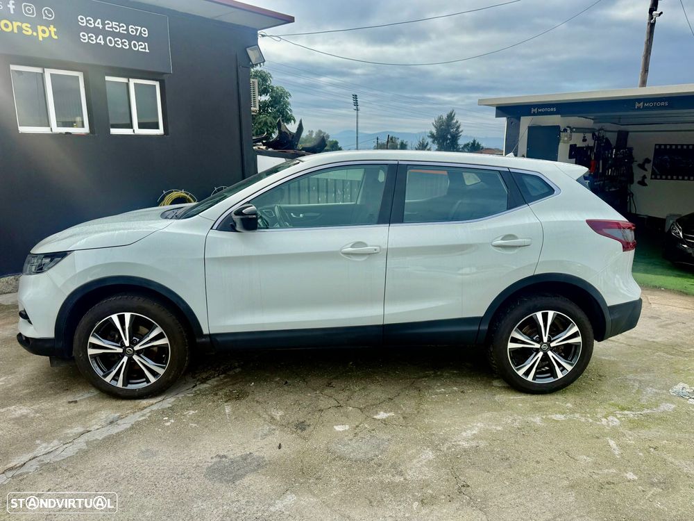 Nissan Qashqai 1.5 dCi N-Connecta J18+Led - 19
