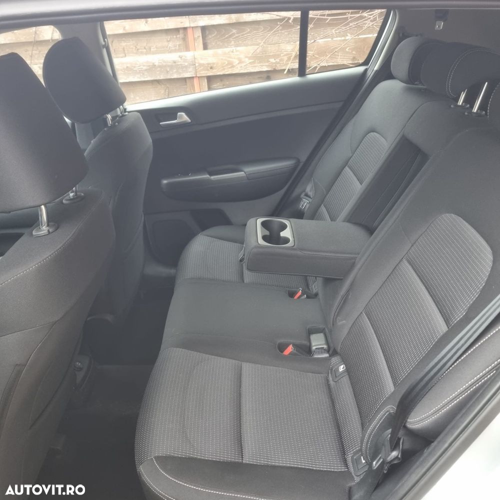 Kia Sportage 1.6 CRDI AWD Eco-Dynamics+ (48V M-H) DCT Vision - 6