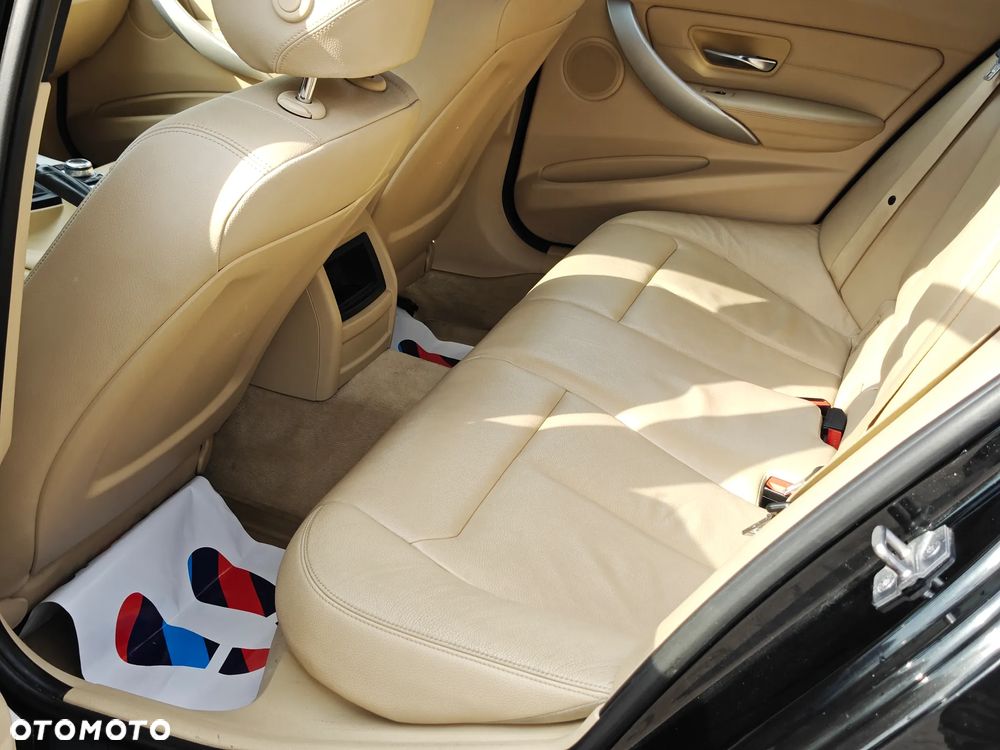 BMW Seria 3 320d - 8