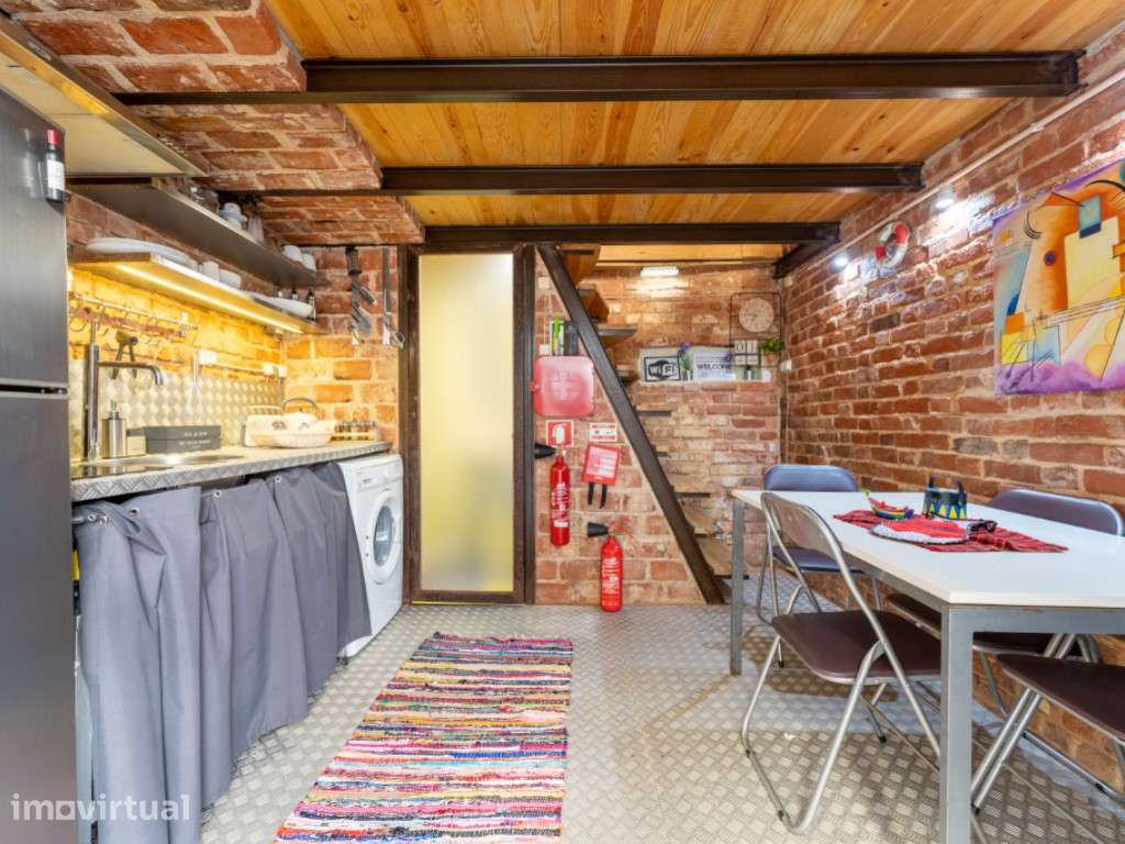 Vende-se casa típica T1 na Nazaré - Grande imagem: 2/25
