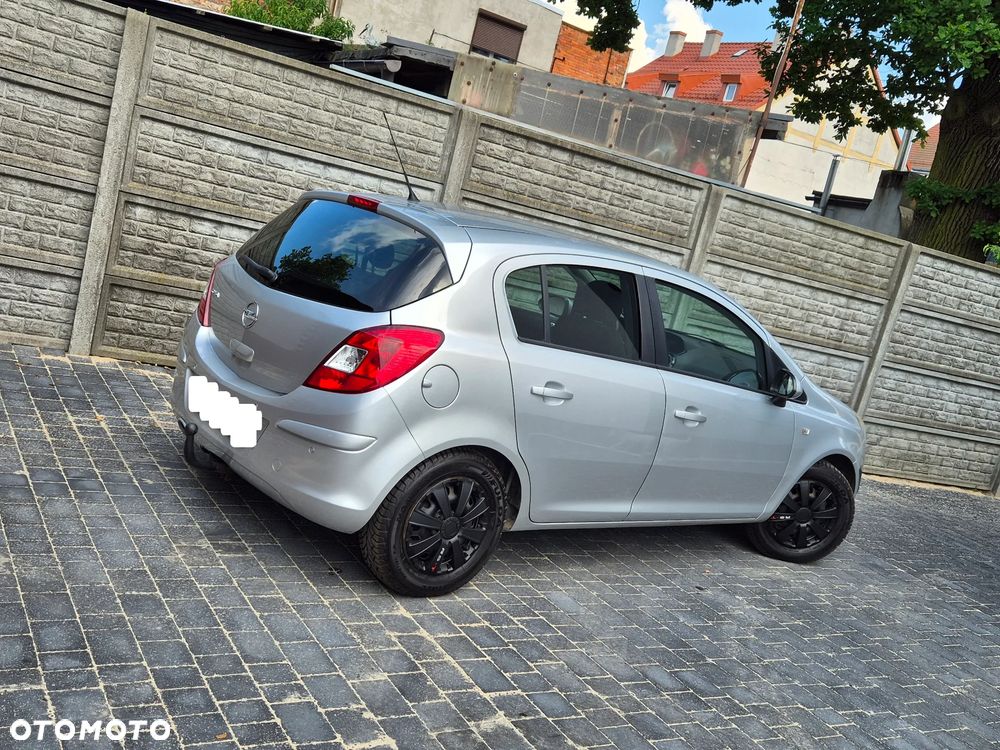 Opel Corsa 1.4 16V Edition - 11