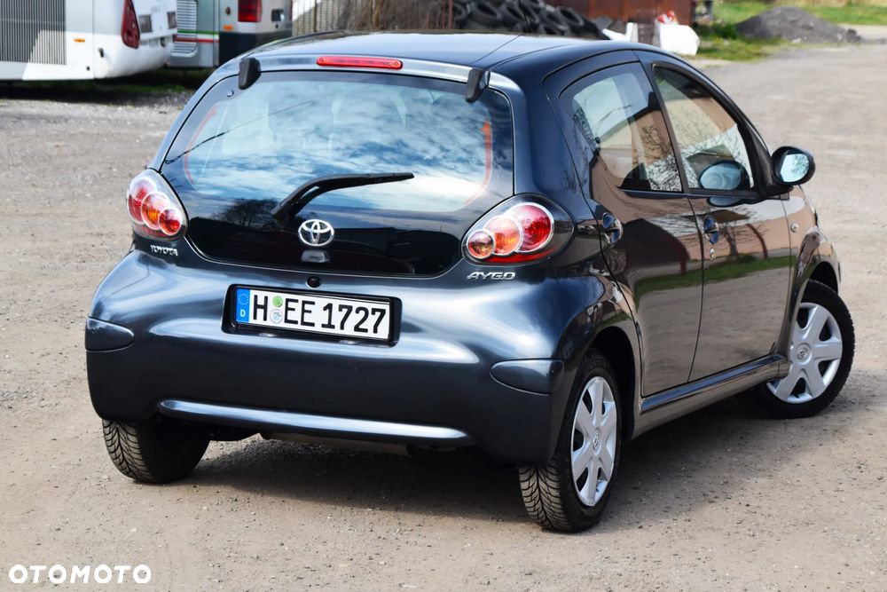 Toyota Aygo Standard - 13