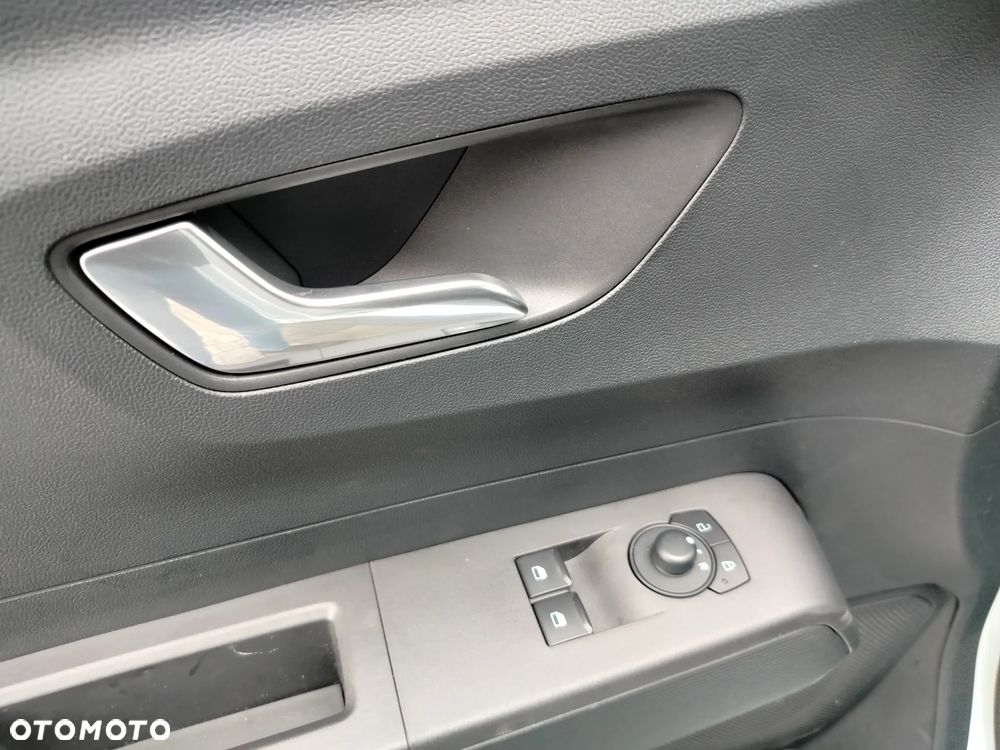 Ford Transit Courier - 10