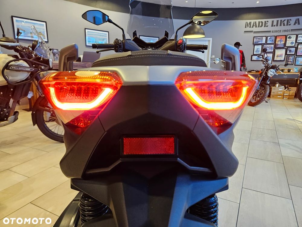 Yamaha X-max - 8