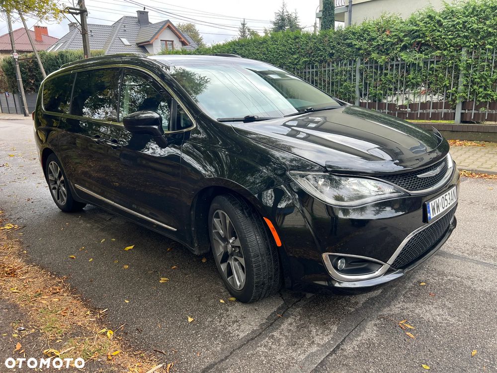 Chrysler Pacifica - 3