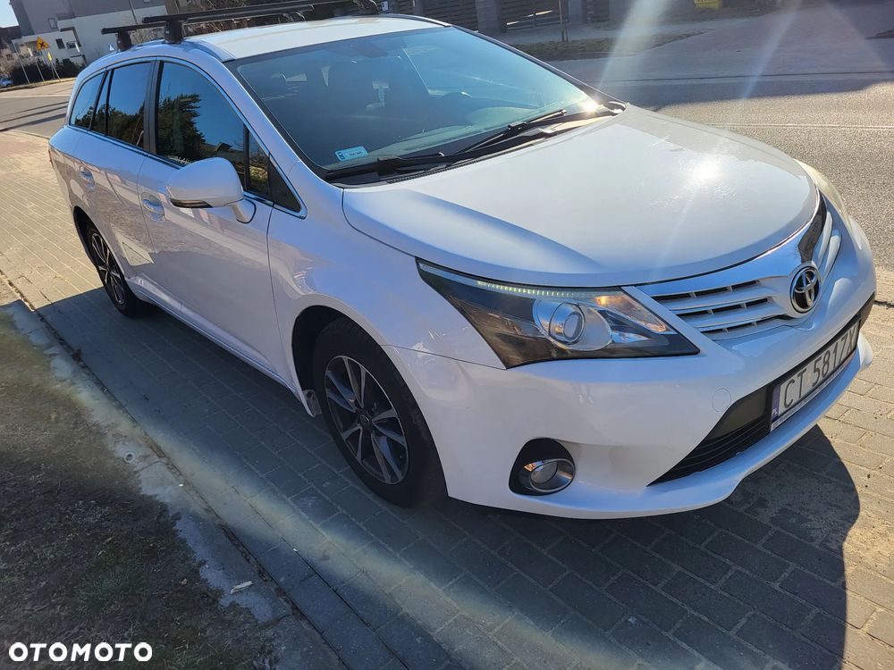 Toyota Avensis 2.0 D-4D Premium - 4