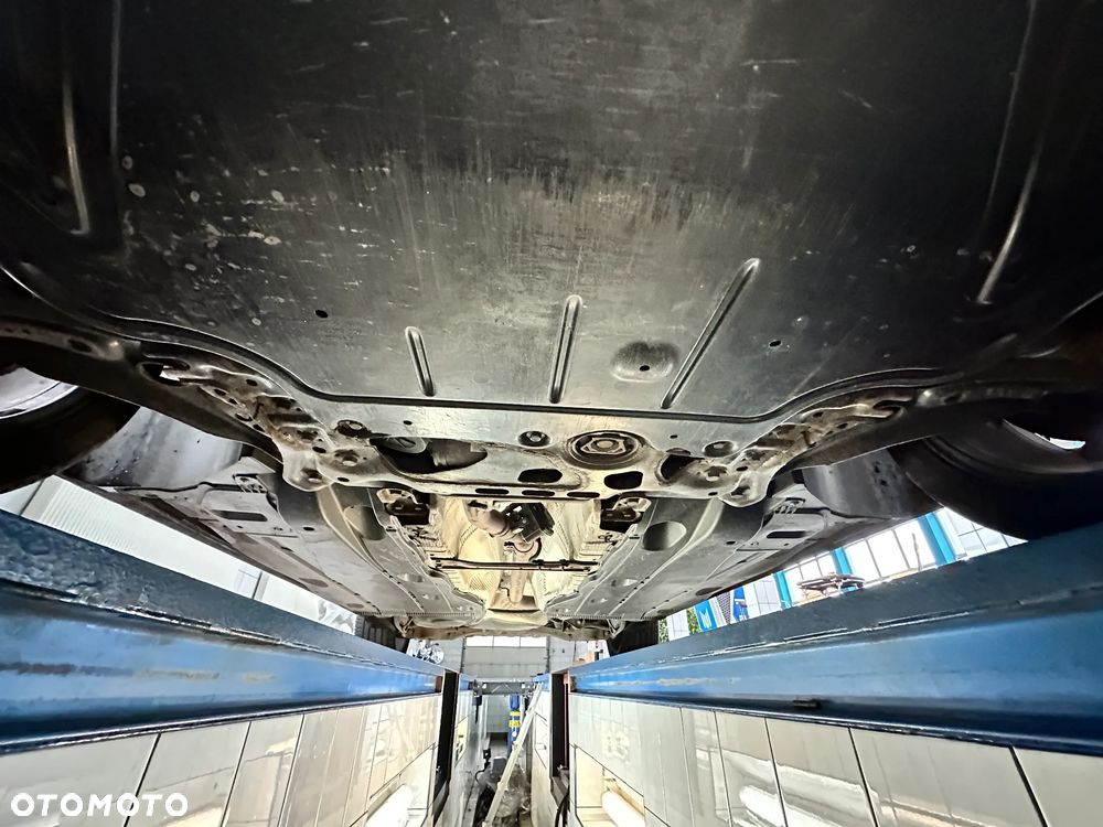 Volkswagen Golf 2.0 TDI (BlueMotion Technology) Comfortline - 37