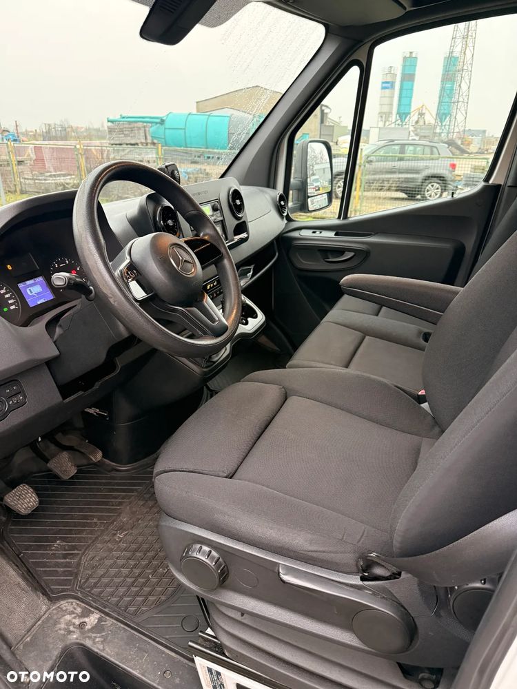 Mercedes-Benz SPRINTER - 10