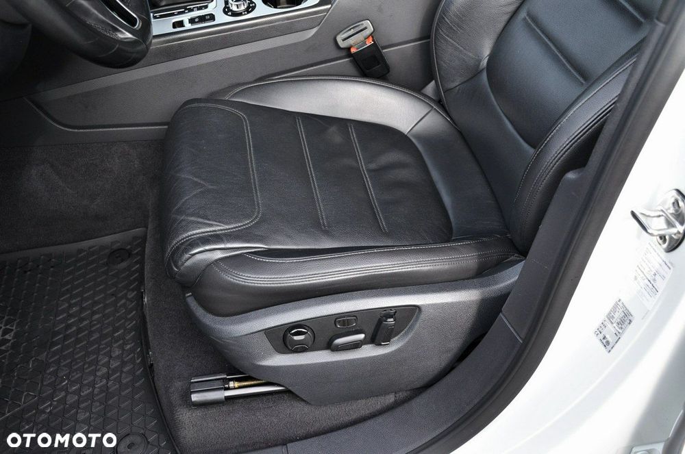 Volkswagen Touareg - 22
