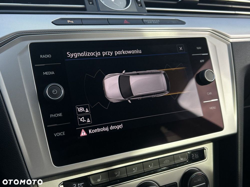 Volkswagen Passat - 18